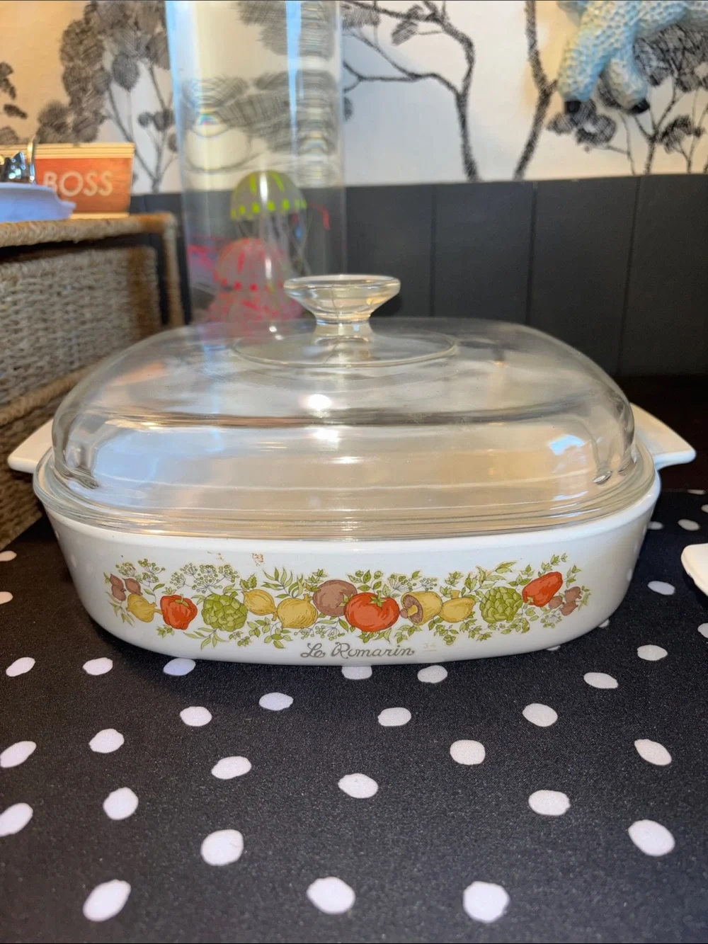 EUC VINTAGE Corning Ware Le Romarin casserole dishes Set of 3 with lids. featuri
